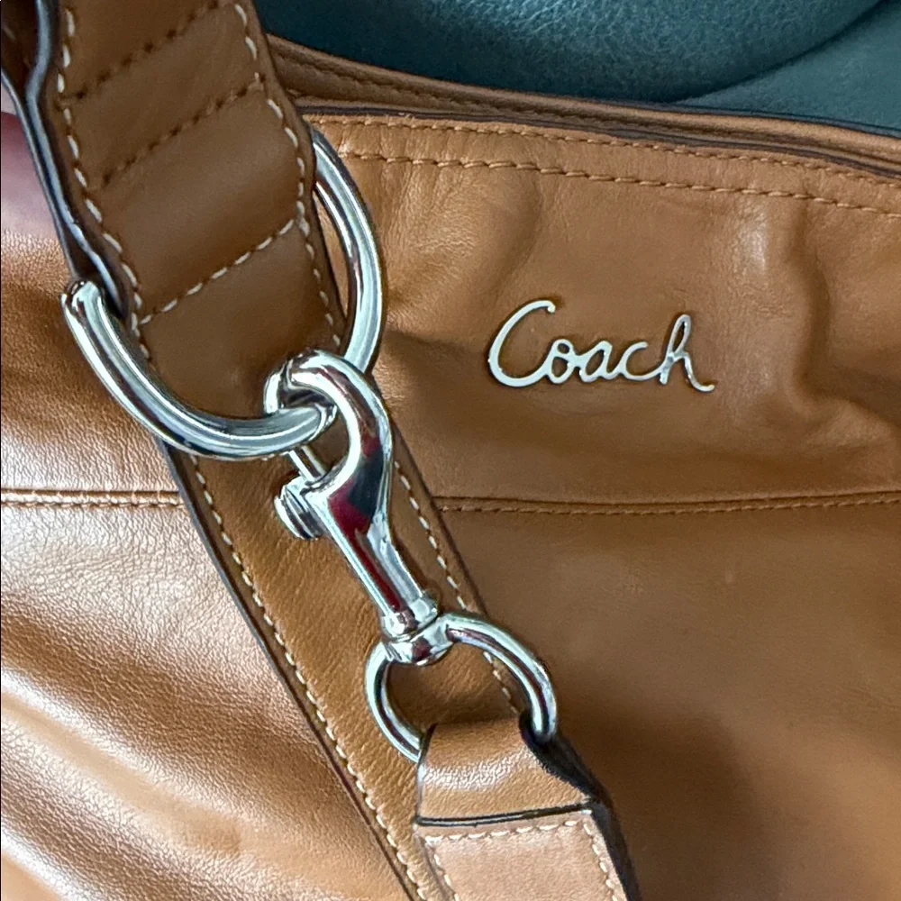 Coach Vintage F17116 Tan Leather Messenger /Hobo Bag 🎀🎀🎀